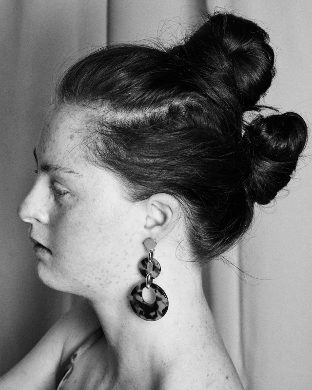 Cosmopola - Frauke Fischer - Beauty is in Everyone. Everyone is Beautiful. Being Different is Beautiful. ELLE Bulgaria Magazine