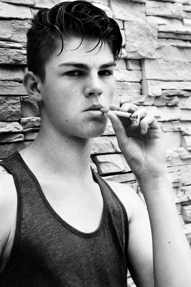 Cosmopola - Fred Leveugle - Smoking