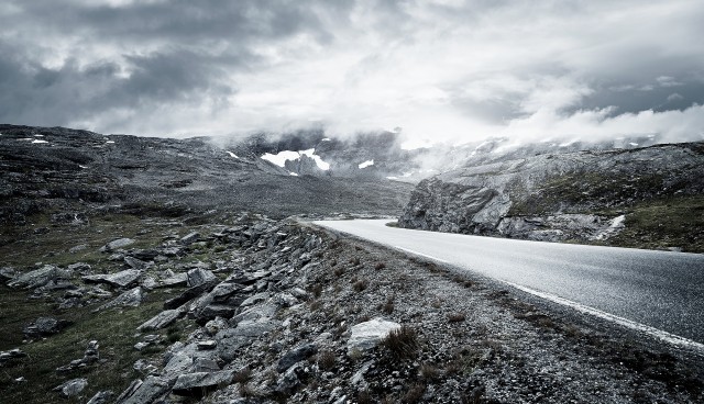 Cosmopola - Frederik Buettgen - ON THE ROAD