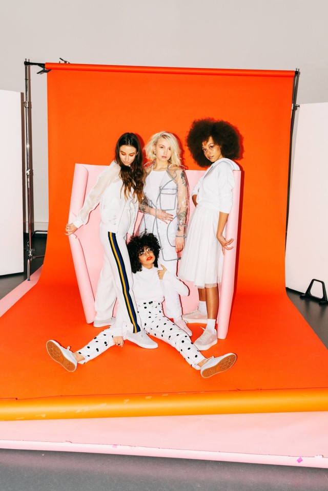 Cosmopola - Frederike Wetzels - Converse One Star x Onygo