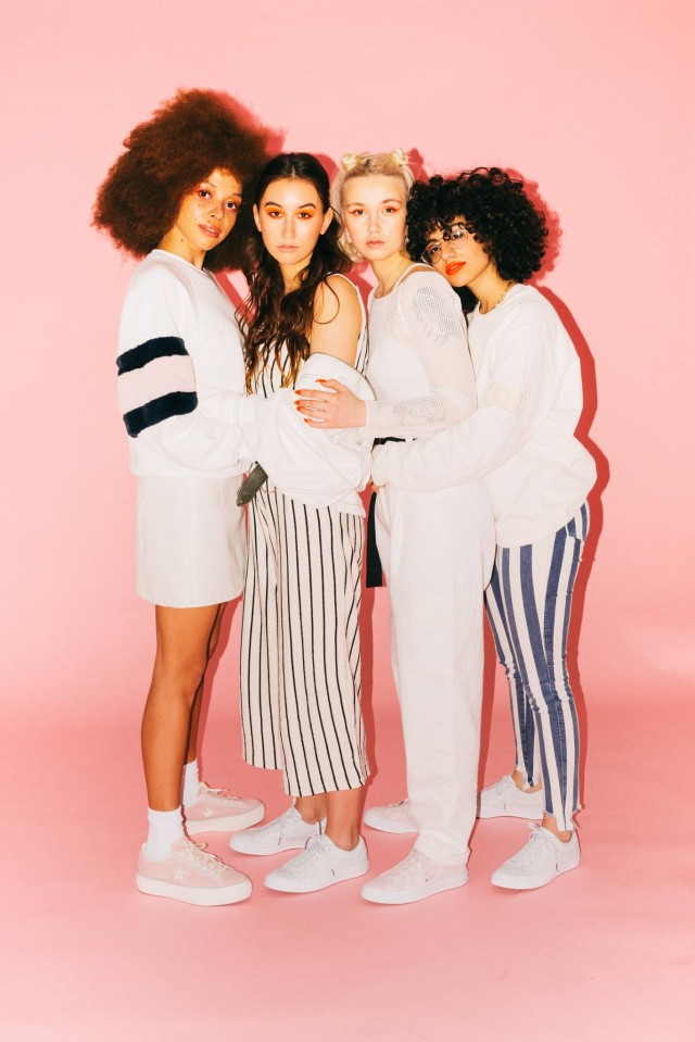 Cosmopola - Frederike Wetzels - Converse One Star x Onygo