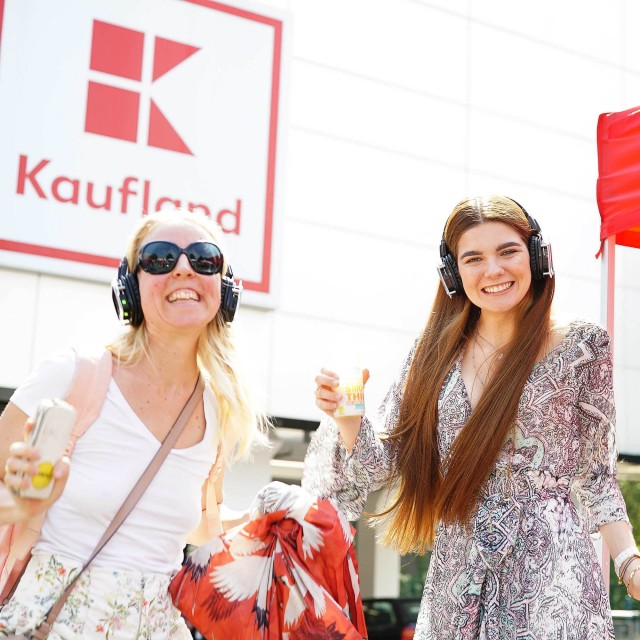 Cosmopola - Ron Flieger - Kaufland with Klaudia @klaudiagiez