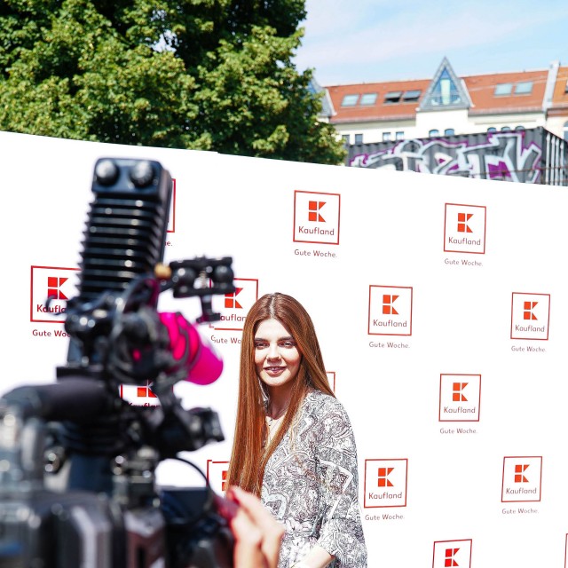 Cosmopola - Ron Flieger - Kaufland with Klaudia @klaudiagiez