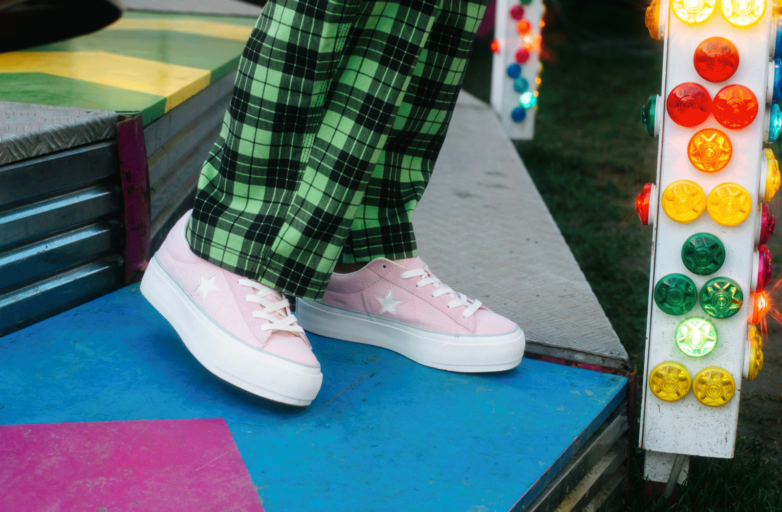 Cosmopola - Frederike Wetzels - Converse